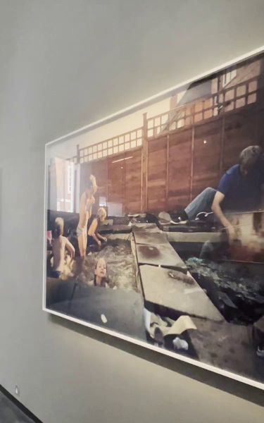 4 image in gallery