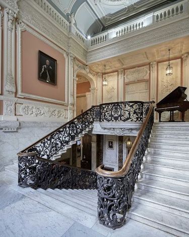 3 image in gallery