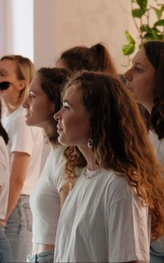 WOMAN’S CHOIR cover