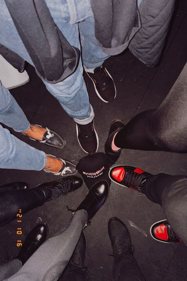 9 image in gallery