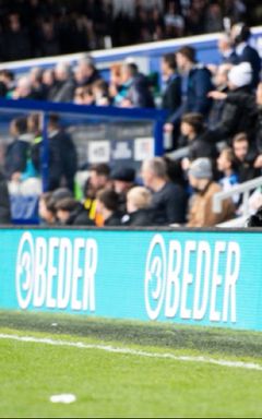 Watch a football match live in London! cover