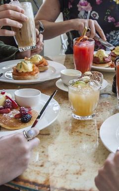 Bottomless brunch meetups cover