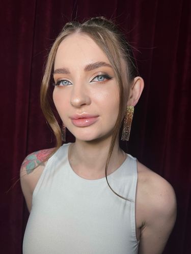 7 image in gallery