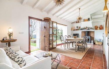 3 image in gallery