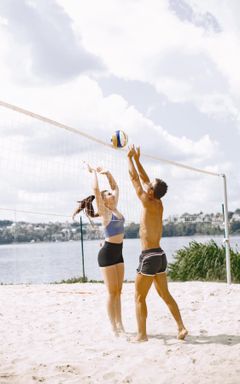 Пляжный волейбол 🏐👙 cover
