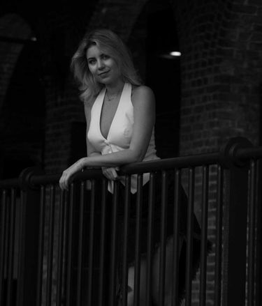 10 image in gallery