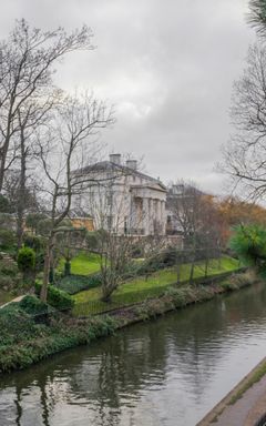 Discover Regent's Park cover