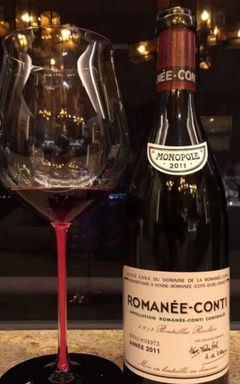 WINE LOVERS CLUB