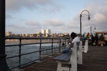4 image in gallery