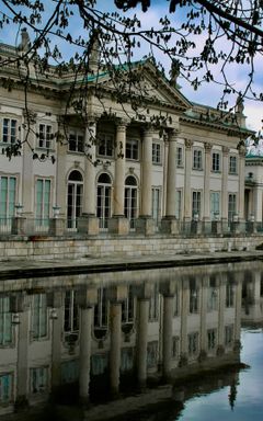Royal stroll in Łazienki park cover