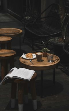 Coffee chat & walk in Barnes cover