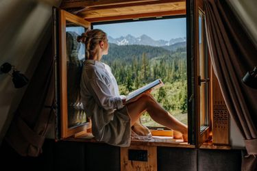 10 image in gallery