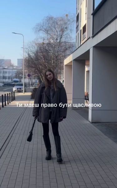 10 image in gallery