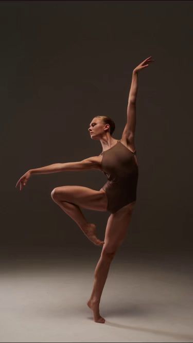 4 image in gallery