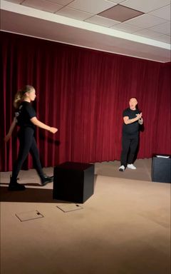 Актёрская импровизация. Занятие в театре cover