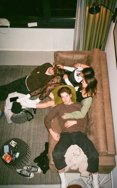 Cuddle-вечеринка в Варшаве🫂 cover