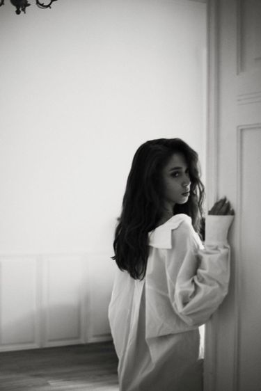 9 image in gallery
