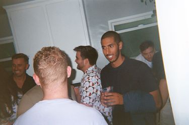 7 image in gallery