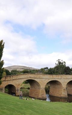 Wimbledon to Richmond Social Hike cover