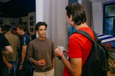 3 image in gallery