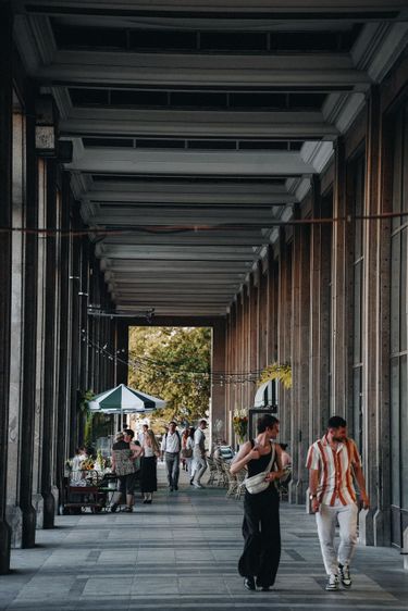5 image in gallery