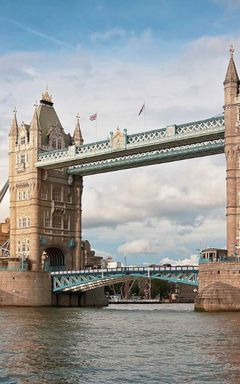 Visit tower bridge & London bridge cover