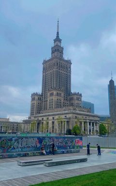 British in Warsaw: Exploring the vibe 🇵🇱🇬🇧 cover