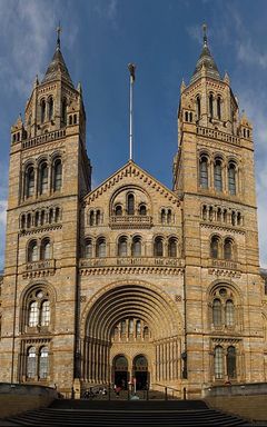 101 places to visit in London cover