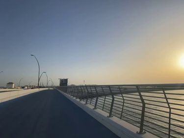 3 image in gallery