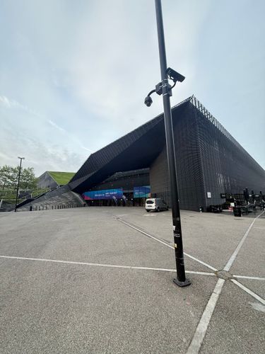 2 image in gallery