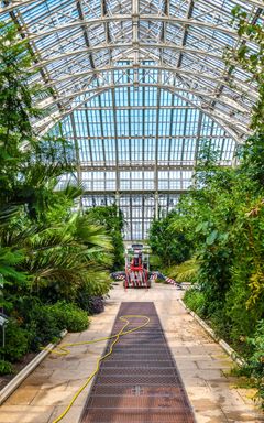 Visit Kew Gardens cover