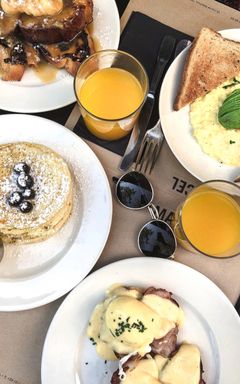 Bottomless brunch ? 🥂 cover