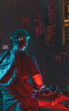 Drum & Bass / EDM Music Lovers