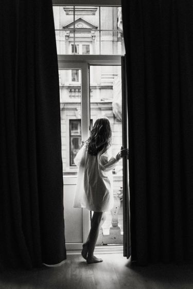6 image in gallery