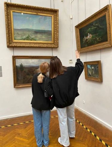 3 image in gallery