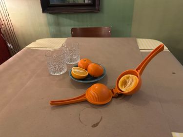 6 image in gallery