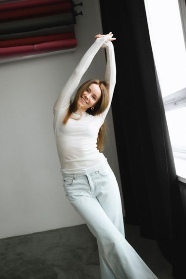 6 image in gallery