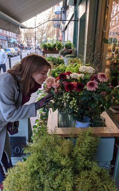 Let’s pick flowers at Columbia road flower market🌺 cover