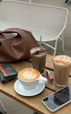 Coffee & walk with the girls - Portobello Market cover