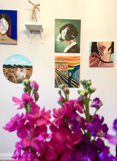 8 image in gallery
