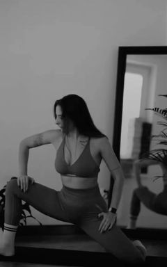 Stretching понедельник 18:00 и пятница 19:00 cover