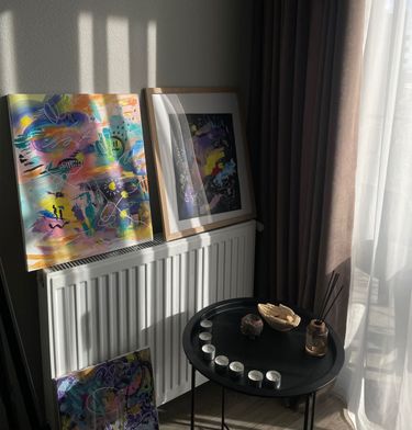 6 image in gallery