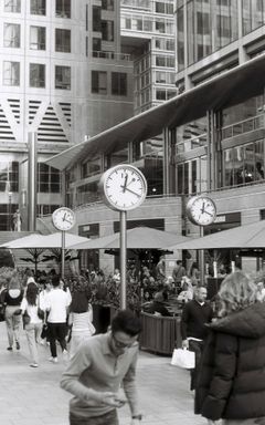 investment bankers in Canary wharf cover
