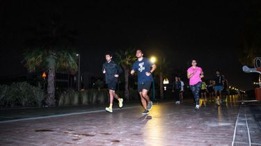 6 image in gallery