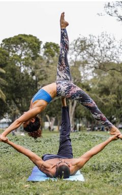 Acro Yoga in Echo Park ✨ cover